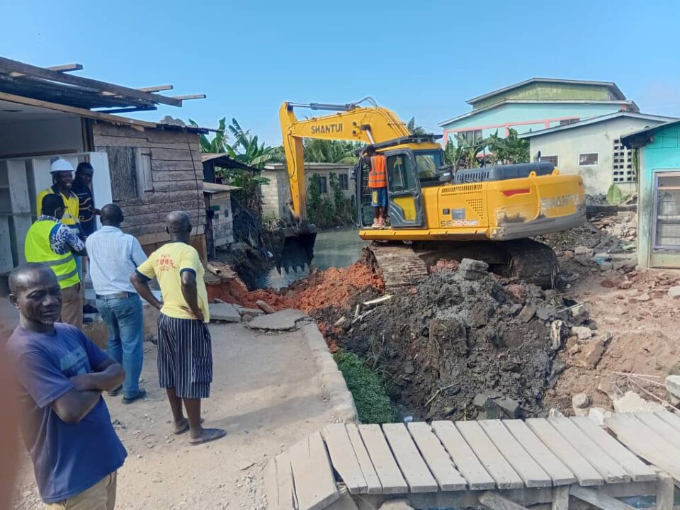 Drainage Works Begin Along Abura-Pedu-UCC Stretch to Tackle Flooding