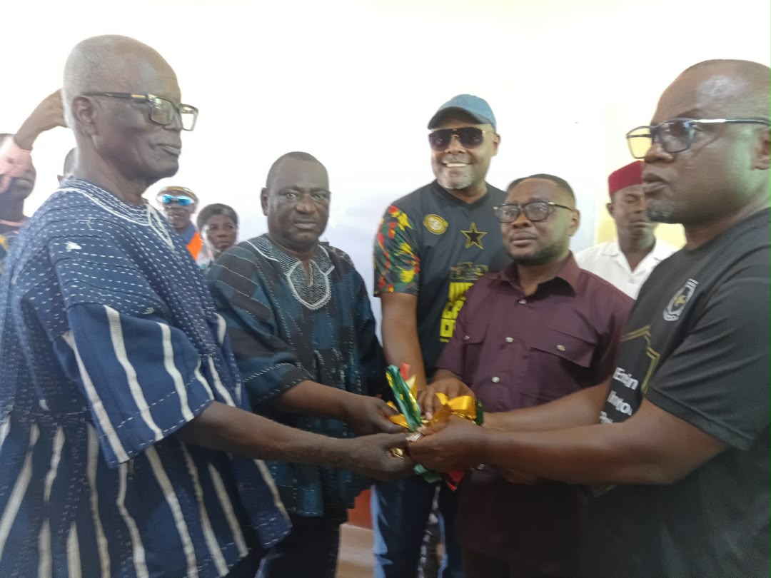 Central Regional Minister Orders Cape Coast MCE to Provide Water Solution for Bassakrom Basic School